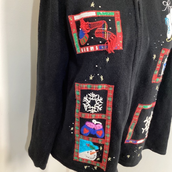 Mercer Street Women’s Black with Red Plaid Collar Holiday Cardigan Full Zip - Picture 5 of 5